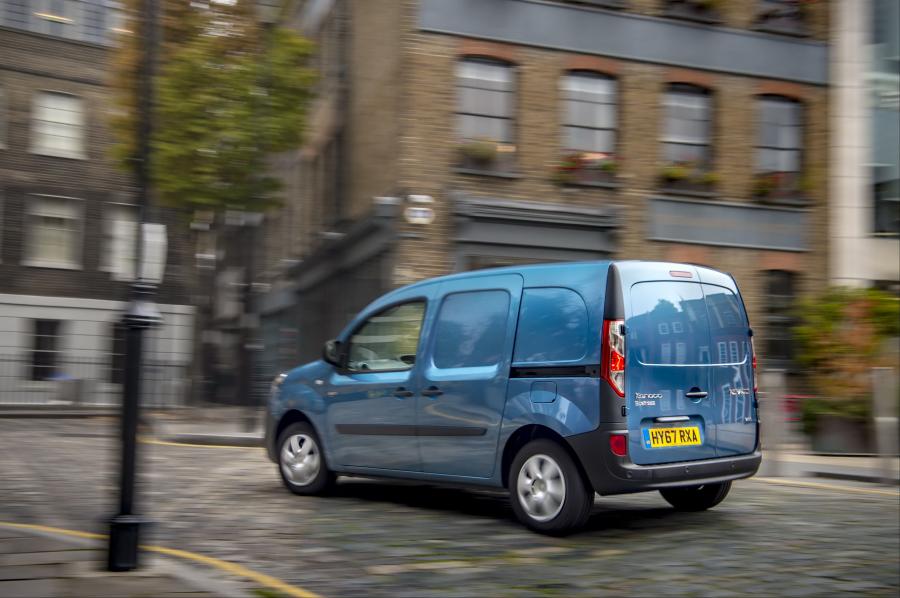  Renault Kangoo Van Z.E. 33 2017 года  (UK) (фото 18 из 44)